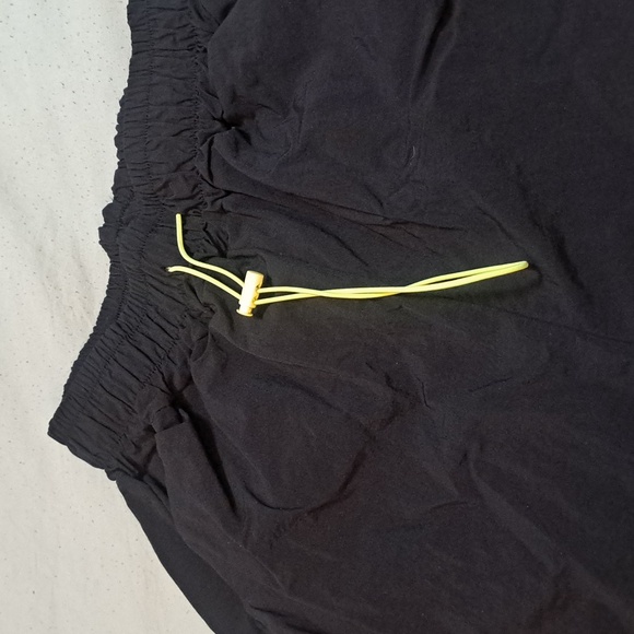 High Wasited Athleisure Shorts - Picture 2 of 4